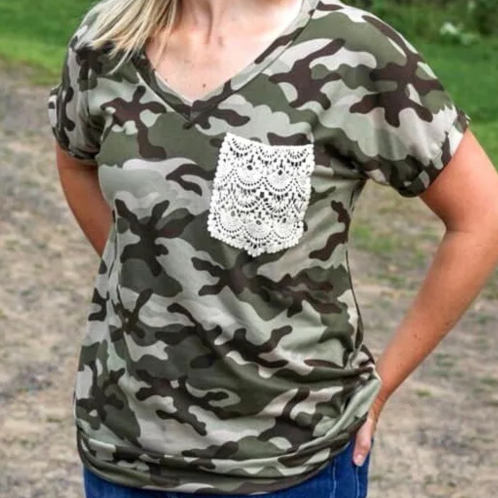 BOUTIQUE NWT Reborn J Butter Soft Camouflage Tee with Crochet Pocket - Medium